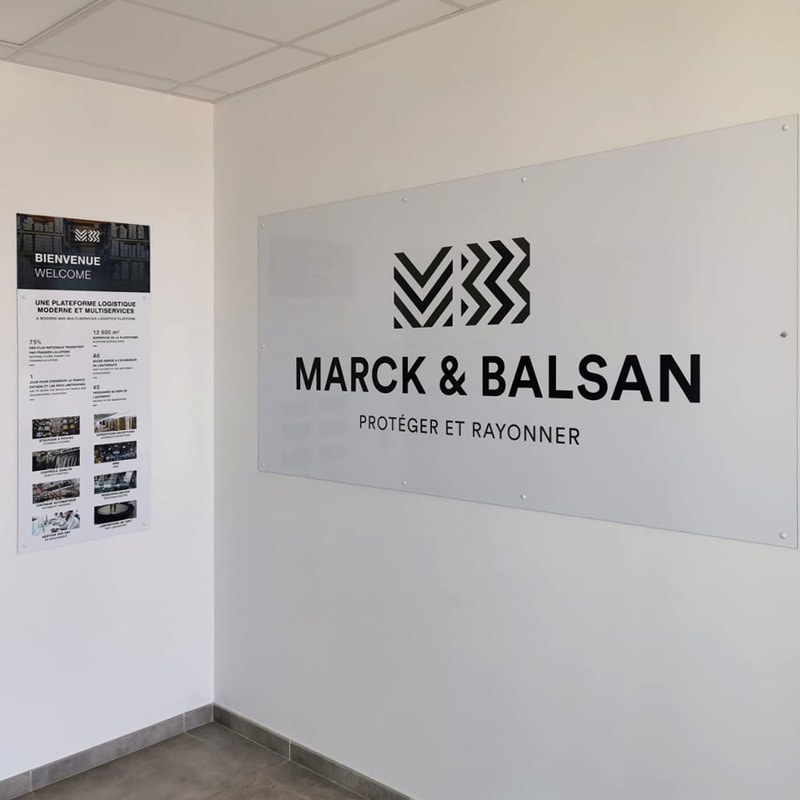 Signaletique interieure composée de deux panneaux pour Marck et Balsan (69)