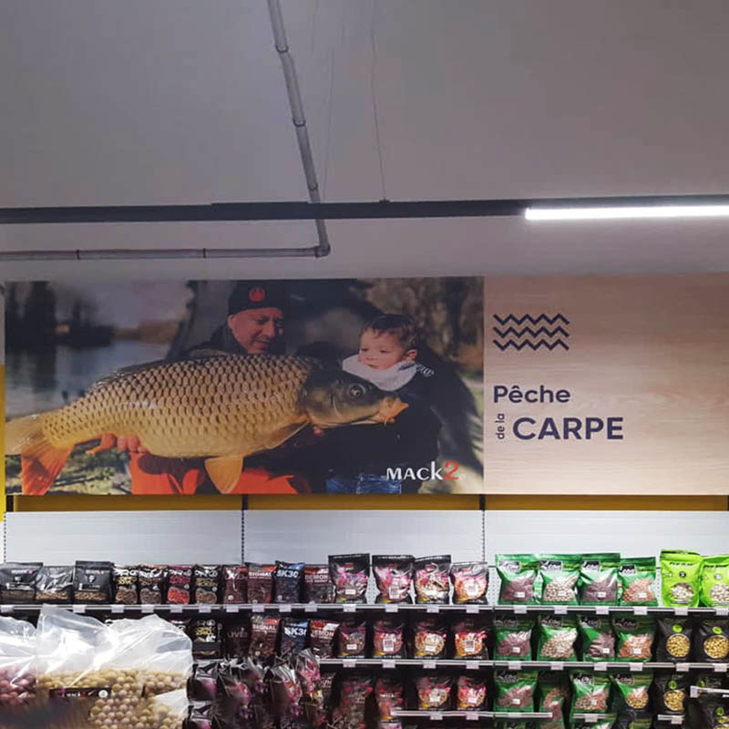 Signalétique intérieure panneau pour le magasin Pacific Pêche à Chaintré (71).