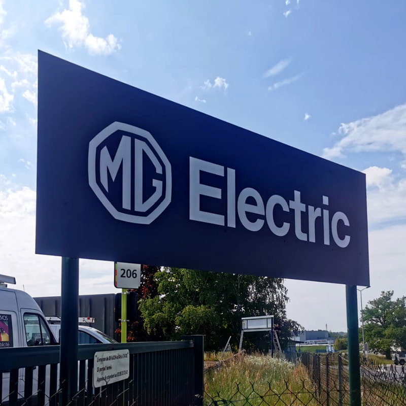 Panneau sur pied pour MG Electric